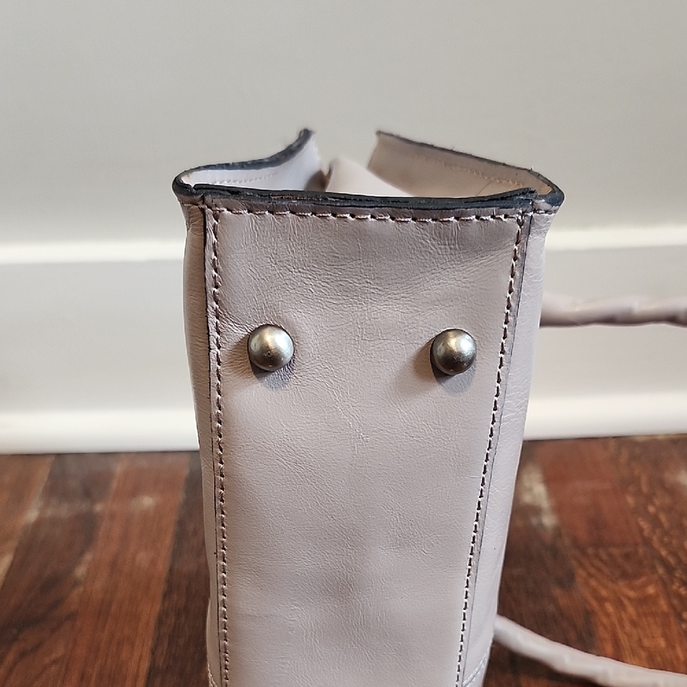 Patricia Nash Gray Shoulder Bag with Textured Leather and Adjustable Strap - Picture 9 of 14